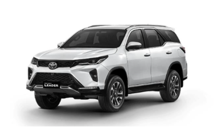 Toyota Fortuner SUV for Comfortable Airport Transportation from Suvarnabhumi Airport and Don Mueang Airport to Bangkok City Center, Pattaya, and Chonburi